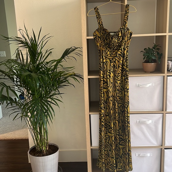 Nina Dress In Metallic Gold - Abstract Leopard Seaweed, size 2, perfect shape - Picture 2 of 7